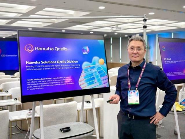 "MS와 함께 AI 전력혁신"...한화큐셀, APEC서 에너지 신사업 비전 발표