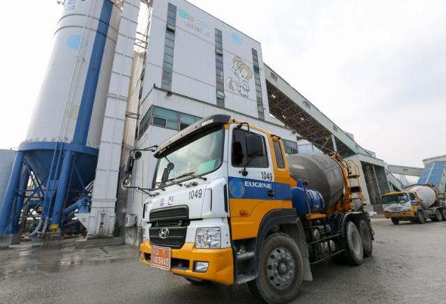 유진기업, 동양과 '라텍스 누름 콘크리트' 기술 인증