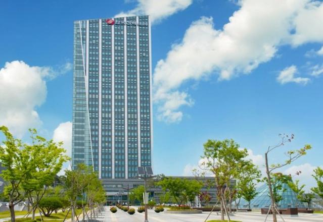 한전, 사우디 3조원대 프로젝트 수주...중동 신재생 시장 진출 가속