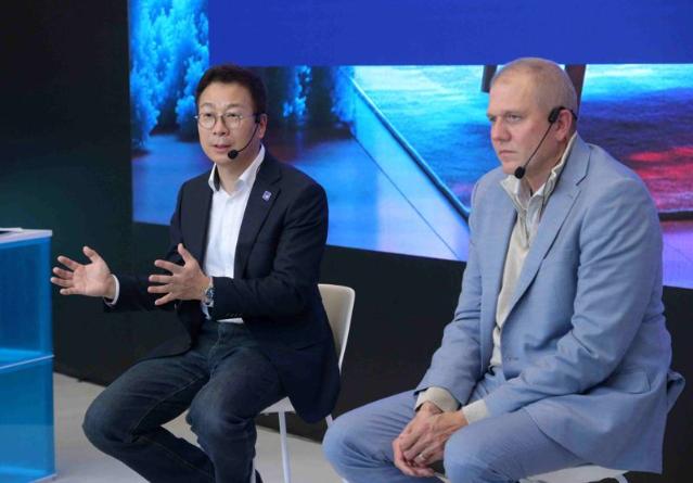 "한국, AI 3대 강국 될 것" 서울에 인텔 팝업 스토어 오픈 [1일IT템]