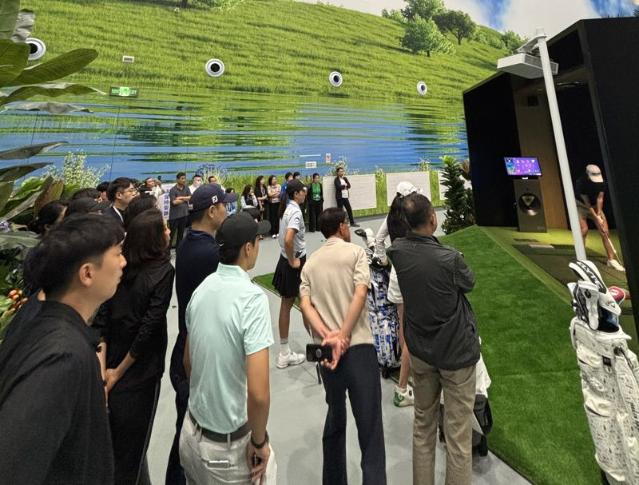 도시 한복판에 '필드'가 들어왔다... 골프존 '시티골프'의 신선한 혁신