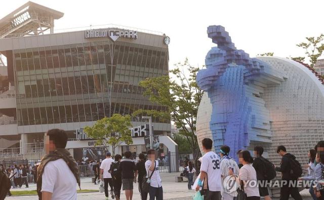LG의 정상 복귀, 한화의 대약진… 1200만 관중과 함께 웃고 울다 [2025 프로야구 결산]