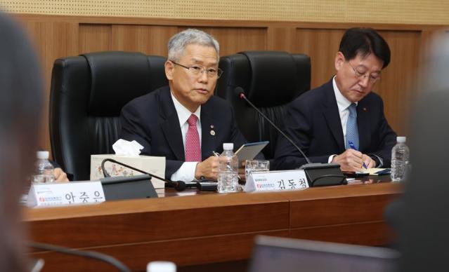 김동철 한전 사장, "재생에너지 확대는 단기적 전기요금 인상요인"