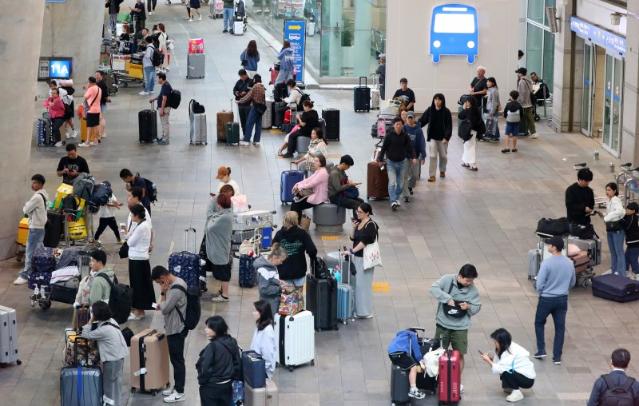 1450원 넘은 환율에... 항공·여행주 '한숨'