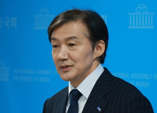 조국 "대장동 항소 포기에 한동훈 신나…존재감 부각하려 이슈 파이팅"