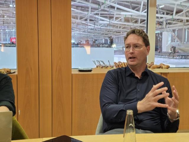 벤츠 회장, LG 사장단·삼성·효성 연쇄 회동..전장 협력 강화