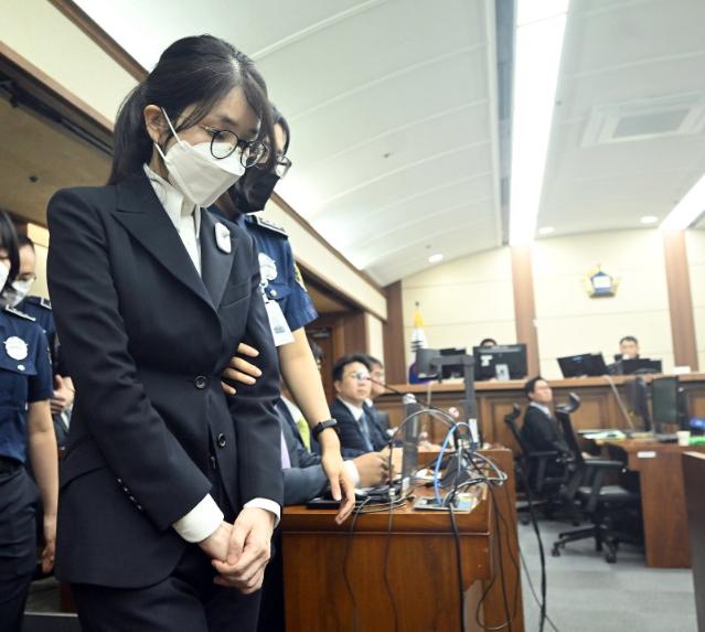 특검, 김건희 측 '불륜으로 망신주기' 지적에 "金 명예에 바람직한지 의문"