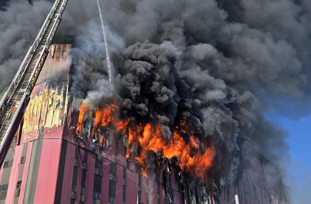 천안 물류센터에서 큰 불...화재 진입중