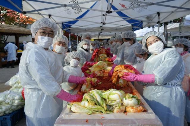 대원제약, 사랑의 김장 나누기 "김치, 600세대에 전달"