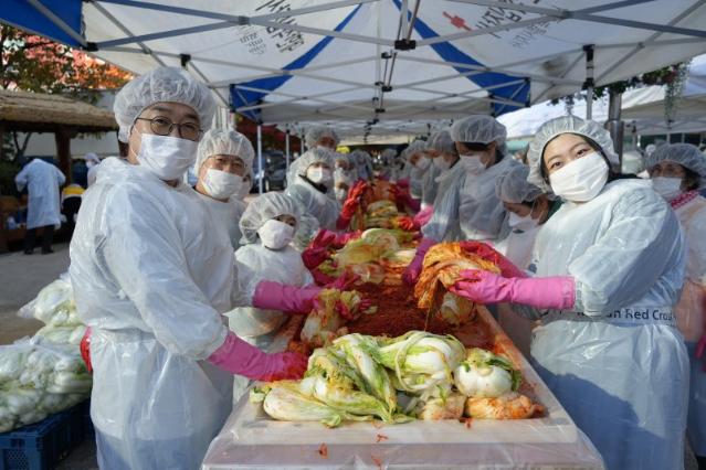 "이웃들에 보탬되길" 대원제약 김치 6200㎏ 나눔