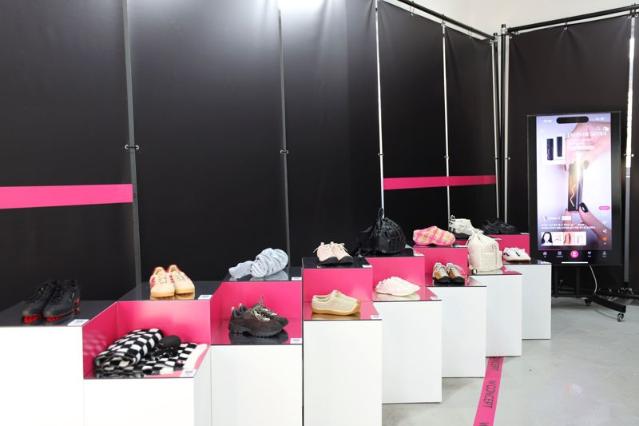 오프라인으로 나온 패션플랫폼…W컨셉, 성수동 첫 팝업 [르포]