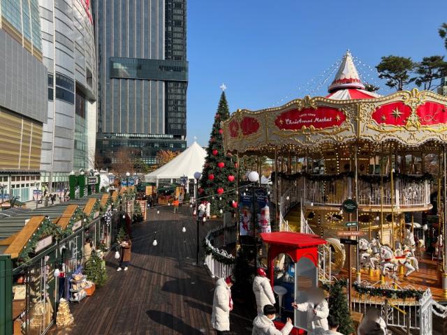 13m 초대형 트리·영상쇼… 올해 크리스마스 어디서 보낼까