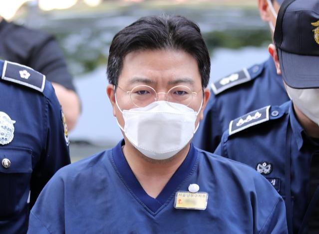 [속보] '주가조작 혐의' 라덕연, 2심서 징역 8년 선고...1심보다 감형