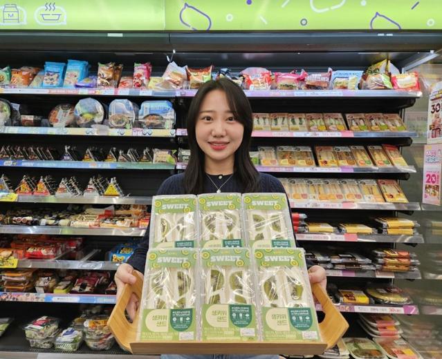 "후르츠산도, 편의점에서 만난다"…CU, '생키위 크림샌드' 출시
