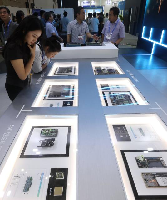 AI발 반도체 활황에 기판업계도 덩달아 춤춘다