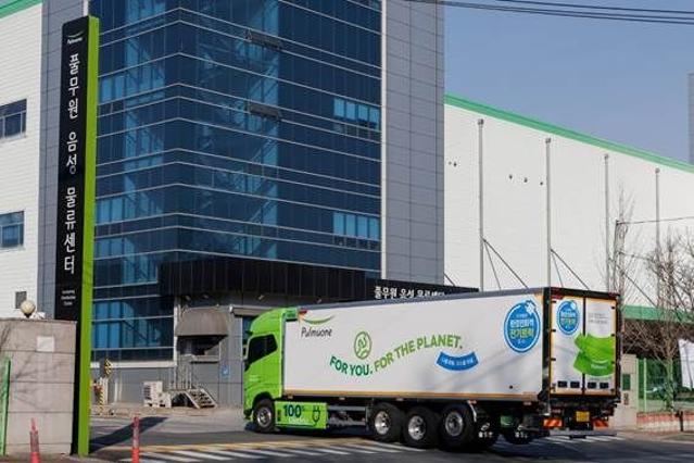 풀무원, 업계 최초 대형 전기트럭 물류 현장 도입