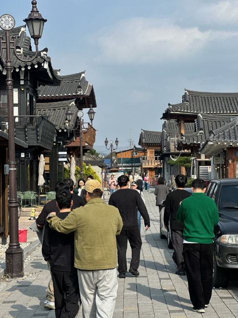 "비수기 없어요" 경주 황리단길 활기…'포스트 APEC' 본격화
