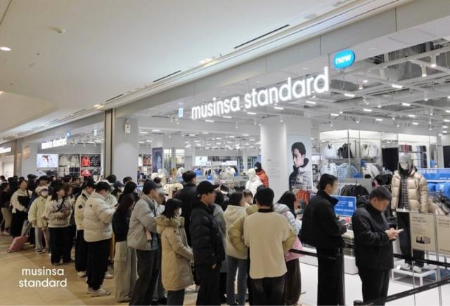 무신사스탠다드 "스타필드고양점 입점 나흘 만에 5.5만명 방문"