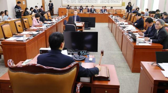 국회 법사소위, '친족상도례 개편' 형법 개정안 등 의결