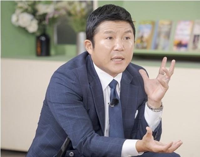 조세호, 조폭 친분설 "고가 선물 받았다" 루머 확산...소속사 "사실무근"