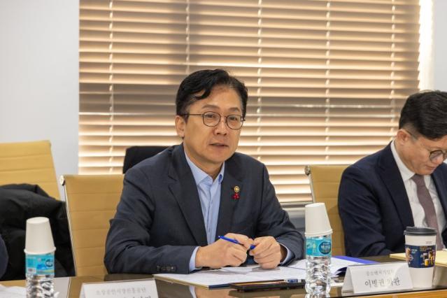 홈플러스 소상공인 만난 중기차관, 금융 등 지원 정책 소개