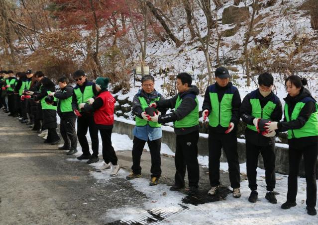 코리아에셋투자證, '사랑의 연탄 나누기' 진행
