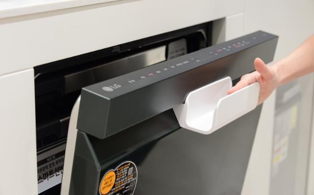 "아이부터 어르신까지 쉽고 편하게"