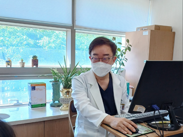 "평균 68세, 10명 중 8명 ‘증상 후’ 병원 찾았다"