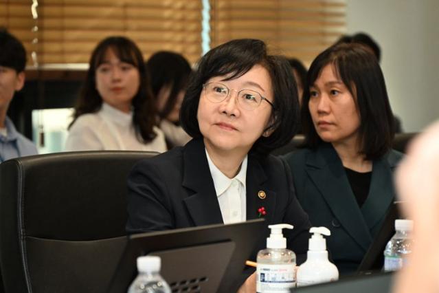 식약처장, 자발적 점자 표시업체 찾아 현장의견 청취