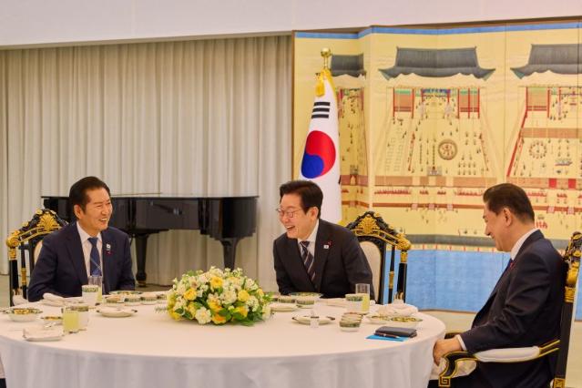 李대통령 "개혁입법, 국민 눈높이 맞게 처리됐으면"…與와 만찬