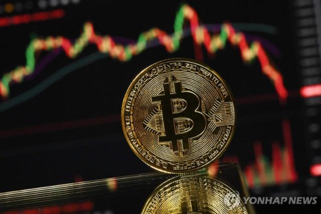 비트코인, FOMC 결정 앞두고 9만2000달러선 반등 [크립토브리핑]