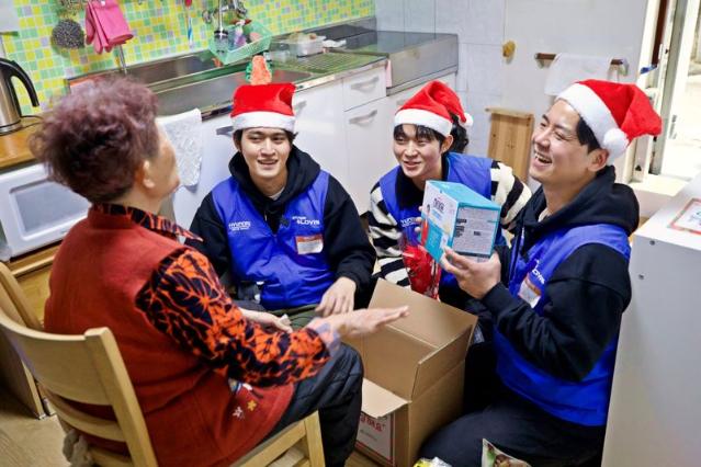 현대글로비스, 홀몸 어르신 말 벗 봉사... 물품·김장 전달도