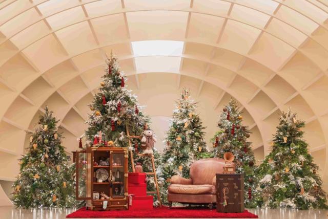 대형트리에 갓·항아리·버선 장식… 전통美 가득 '아난티 크리스마스'로  놀러오세요