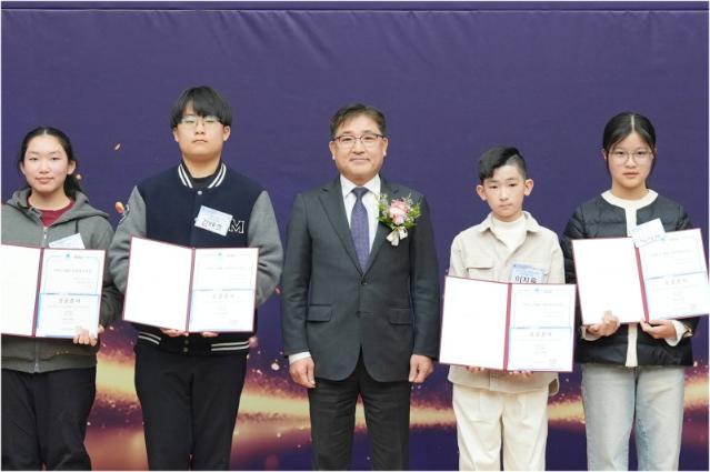 BNK금융, 지역 과학인재 50명에 장학금 전달