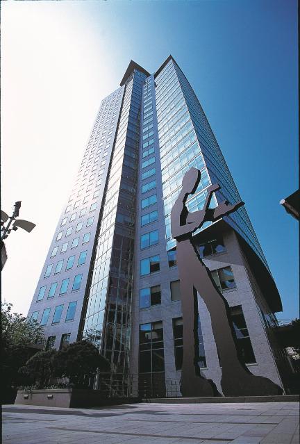 흥국생명, 이지스 주주대표·모건스탠리 고소…"입찰 공정성 훼손"