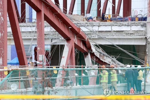 경찰·노동청, '광주대표도서관 붕괴' 시공사 압수수색