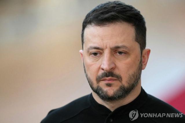 젤렌스키 "안전보장 전제 나토 포기 가능성"…종전 협상판 흔든 한마디