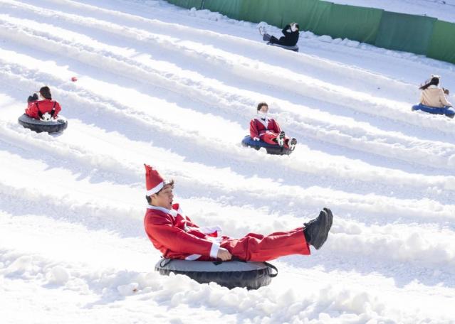"산타·루돌프 옷 입고, 에버랜드 2만원에 즐기세요"