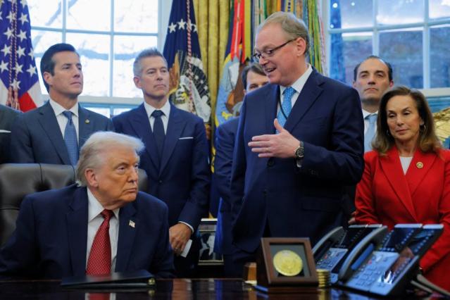 "대통령과 너무 가까워".. 美 차기 연준 의장에 '해싯' 반대 목소리