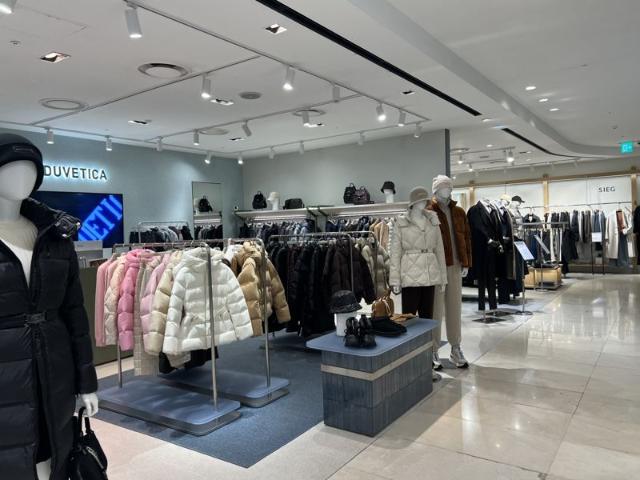 300만원 패딩, 1만원 속옷 같이 입는 소비자들..'프라이스 디코딩' 뜬다 [초합리 소비시대]