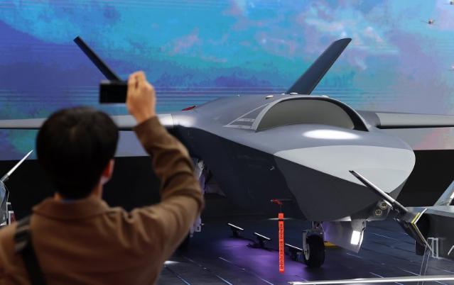 방사청 '저피탐 무인편대기에 AI 탑재' 등 핵심과제에 1000억원 집중 투자