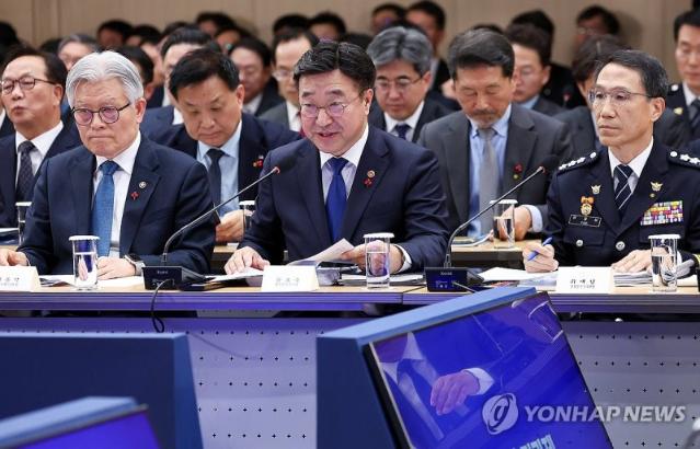 정부 전 부처에 '민원 원스톱'체계 구축...이재명 대통령 "좋은 정책 전 부처 시행해야"