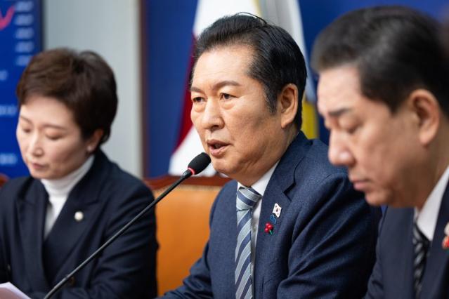 정청래, 대법원 예규에도 내란재판부法 강행 예고