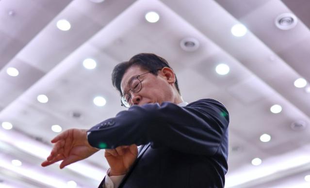 李 "법무부, 법질서 책임지는 가장 중요한 부처...국민 신임 져버리지 말길"