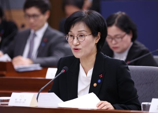 성평등가족부, 고용평등임금공시제 도입.. 아이돌봄 지원 확대