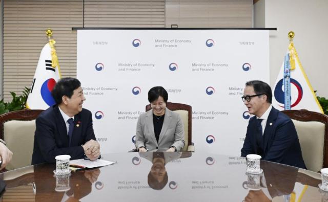 AMRO "韓 재정기준 정하고 구조개혁 활성화해야"