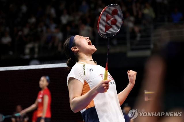 왕즈이도 울고 중국도 울었다… 안세영, 다리 절뚝이며 만들어낸 11관왕 위업