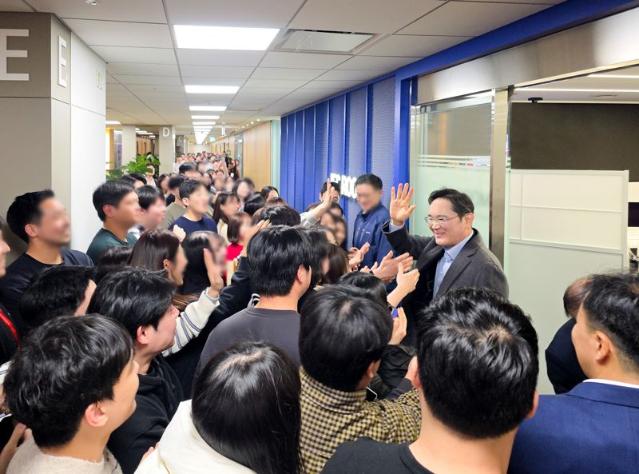 삼성 반도체 '기술 본산' 찾은 이재용 회장, 반도체 경쟁력 회복 자신감