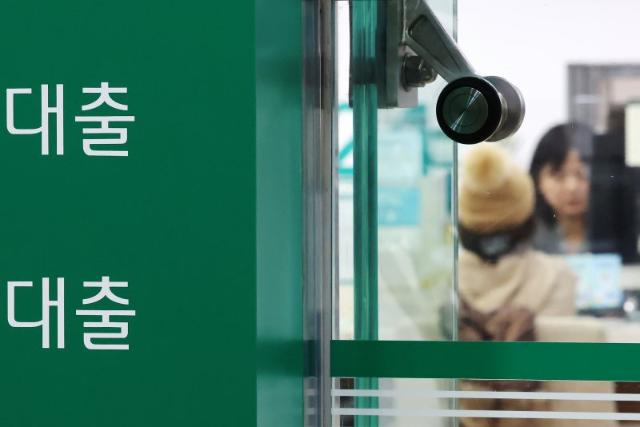 "고금리·불경기에 이자 낼 돈도 없다" 개인사업자 비명