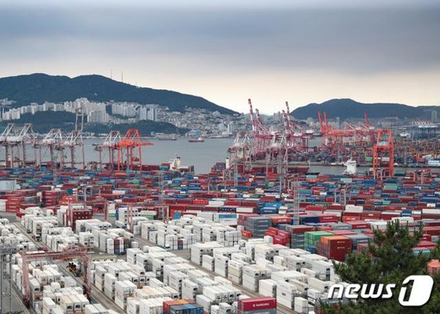 "'수출 효자' 반도체가 12월에도 다 했네"